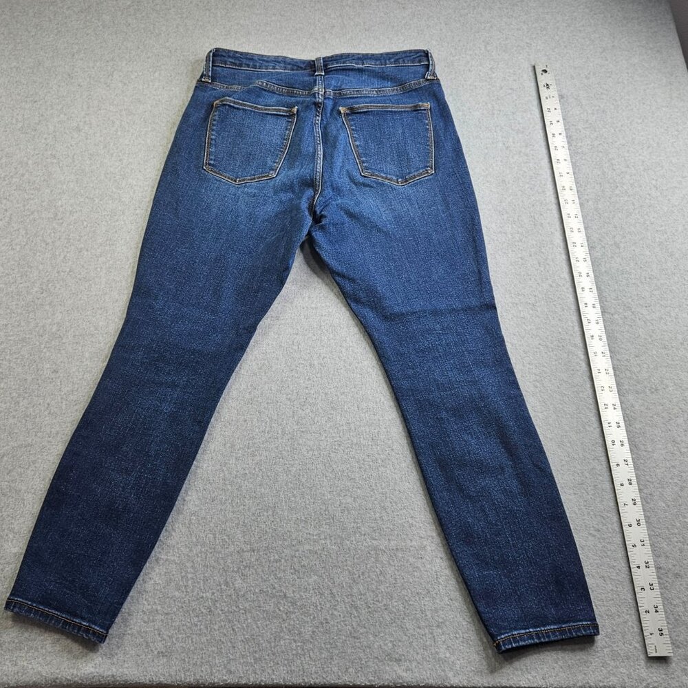 Universal Thread - Picture 2 of 2